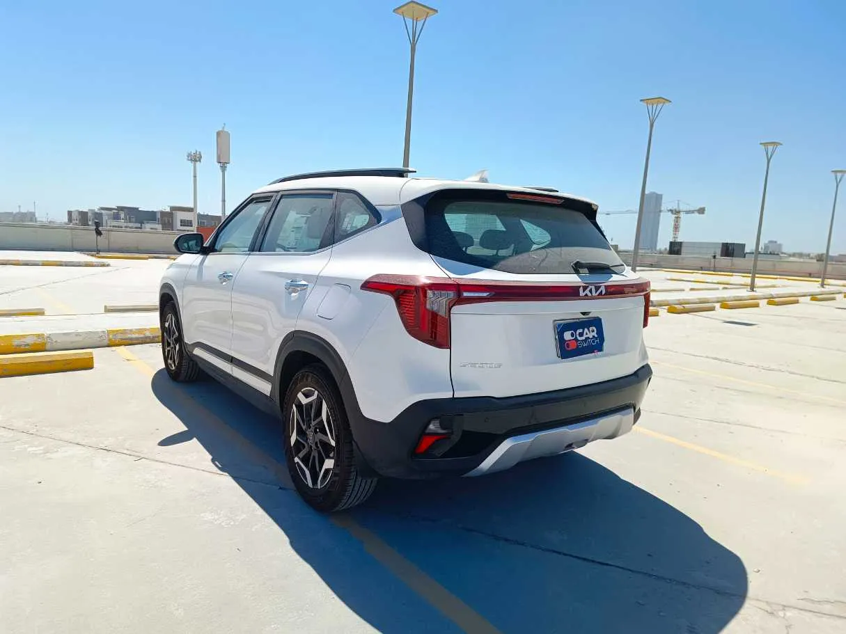 Car image 7