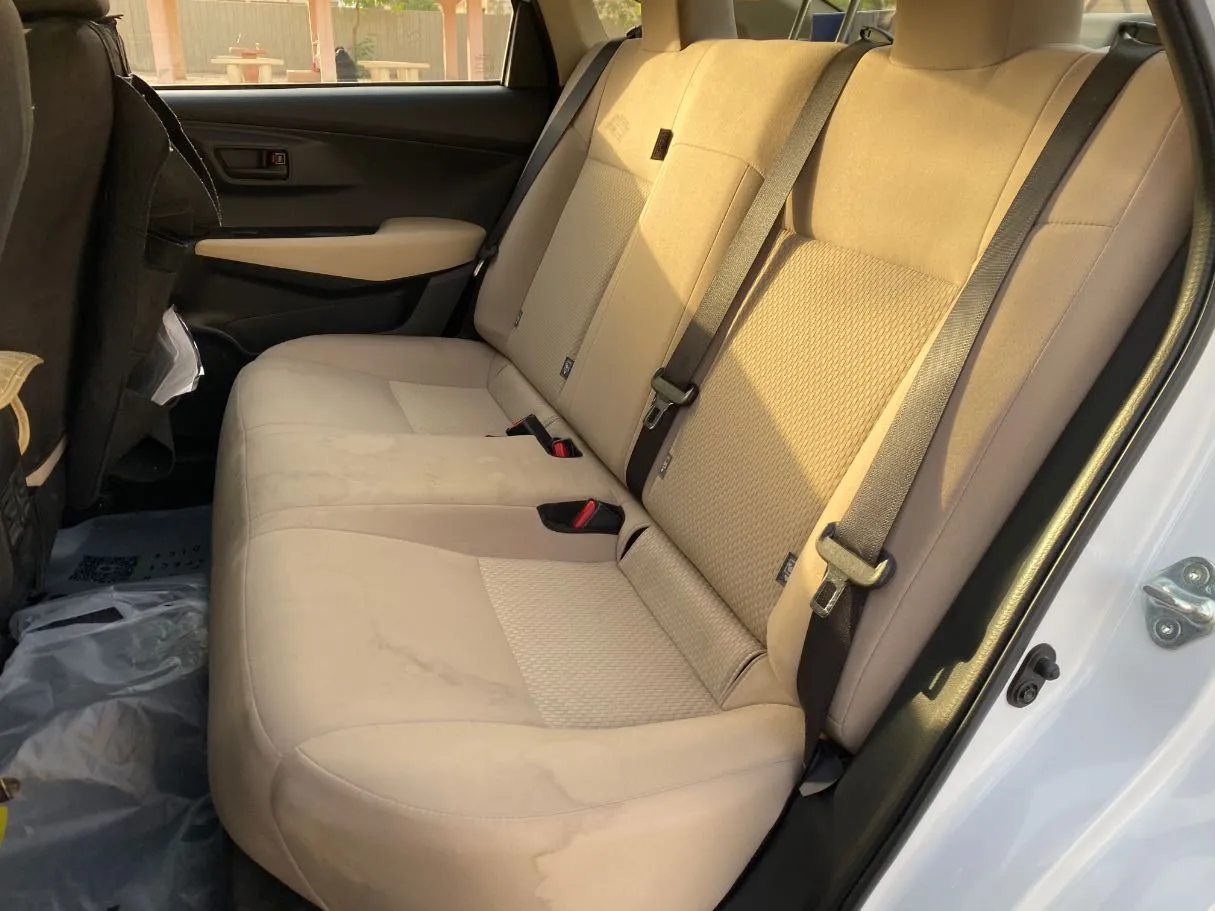 Car image 13