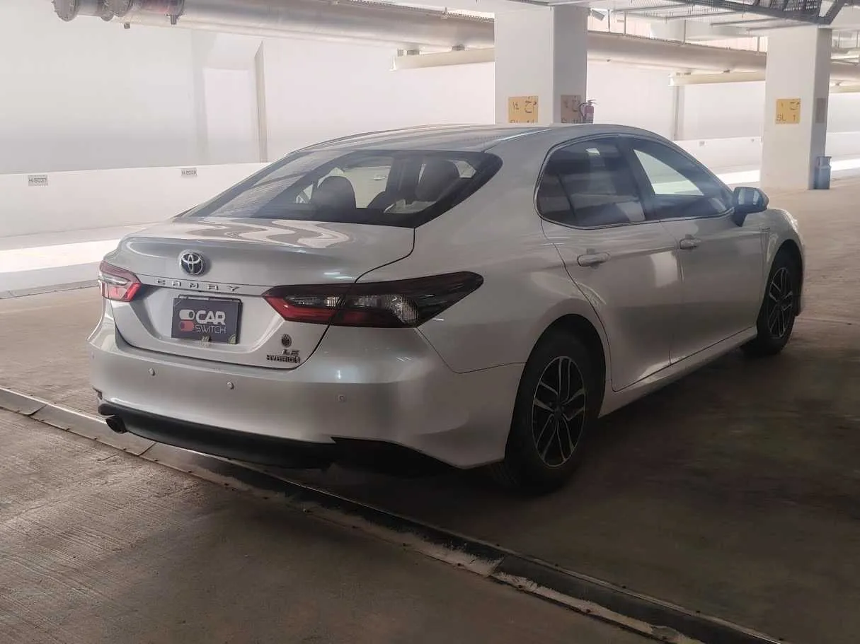 Car image 5