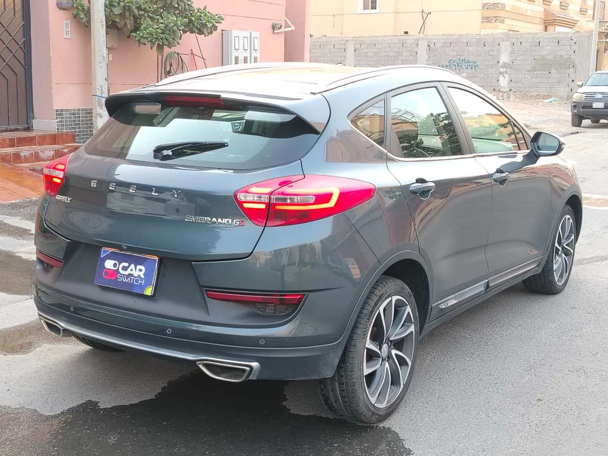 Car image 5