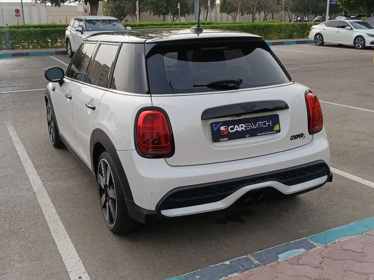 Car image 7