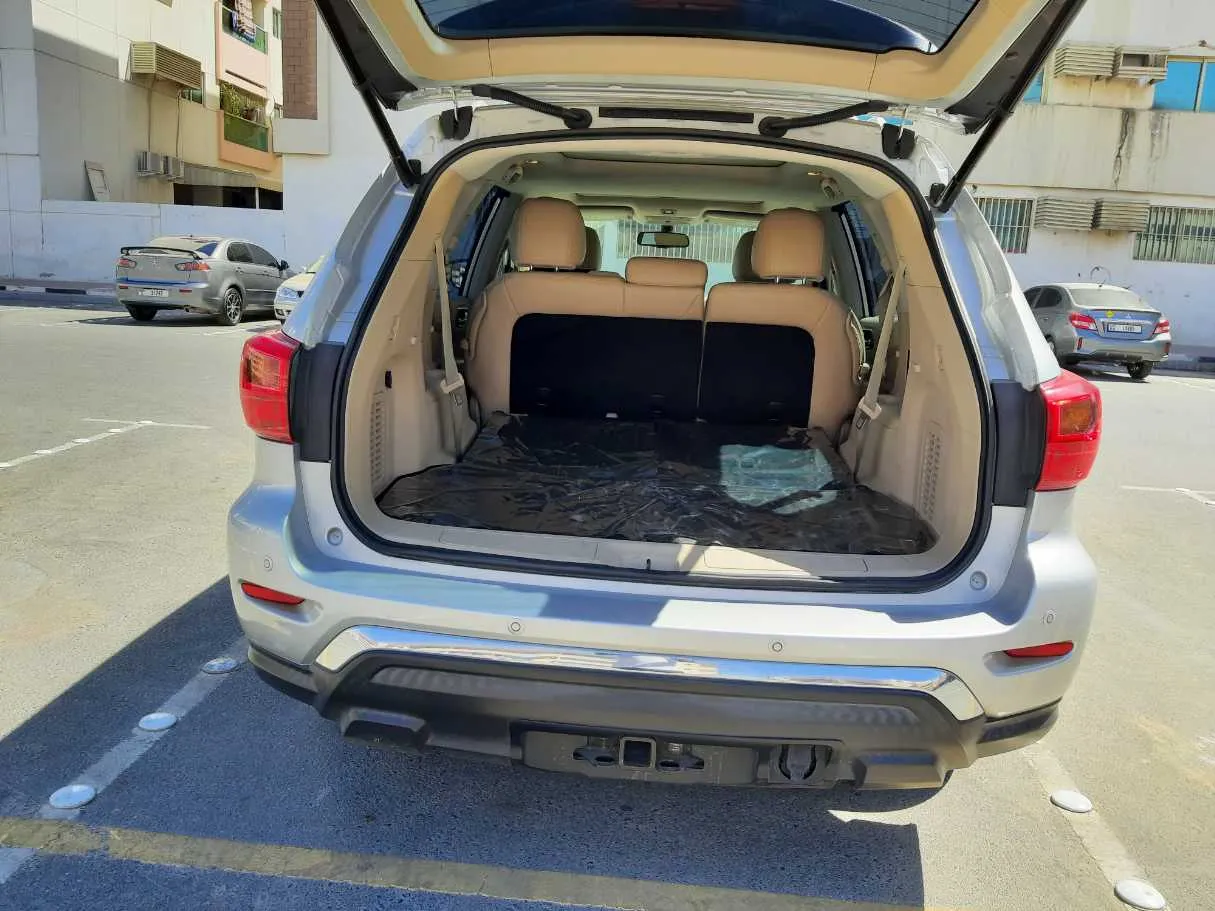 Car image 19