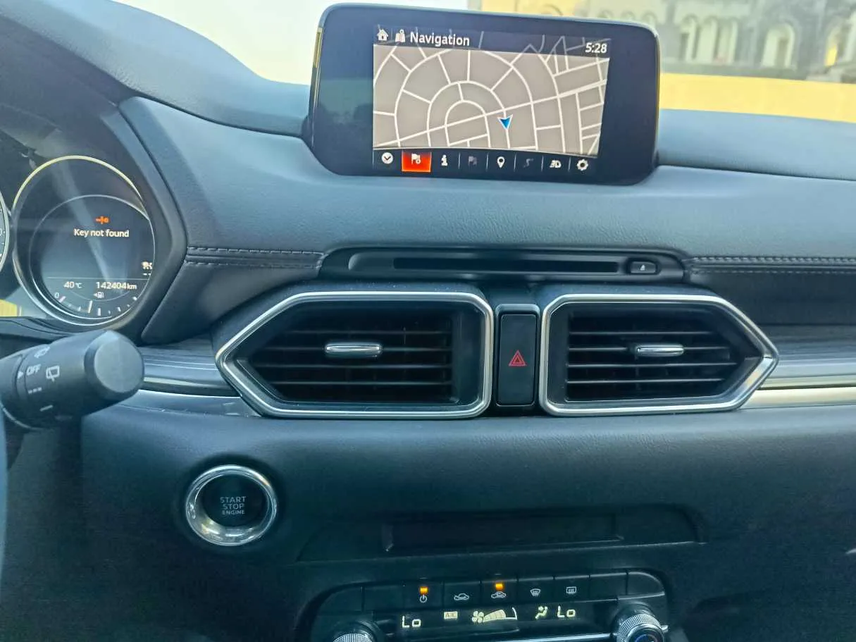 Car image 26