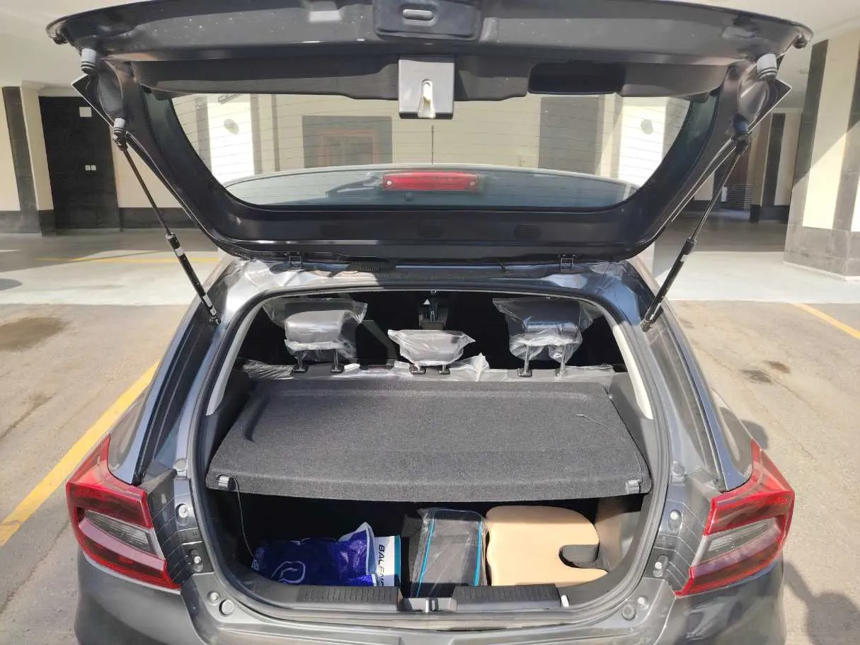 Car image 23