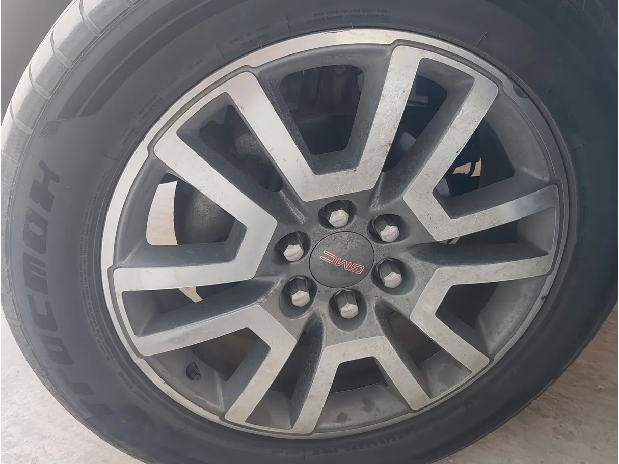 Car image 8
