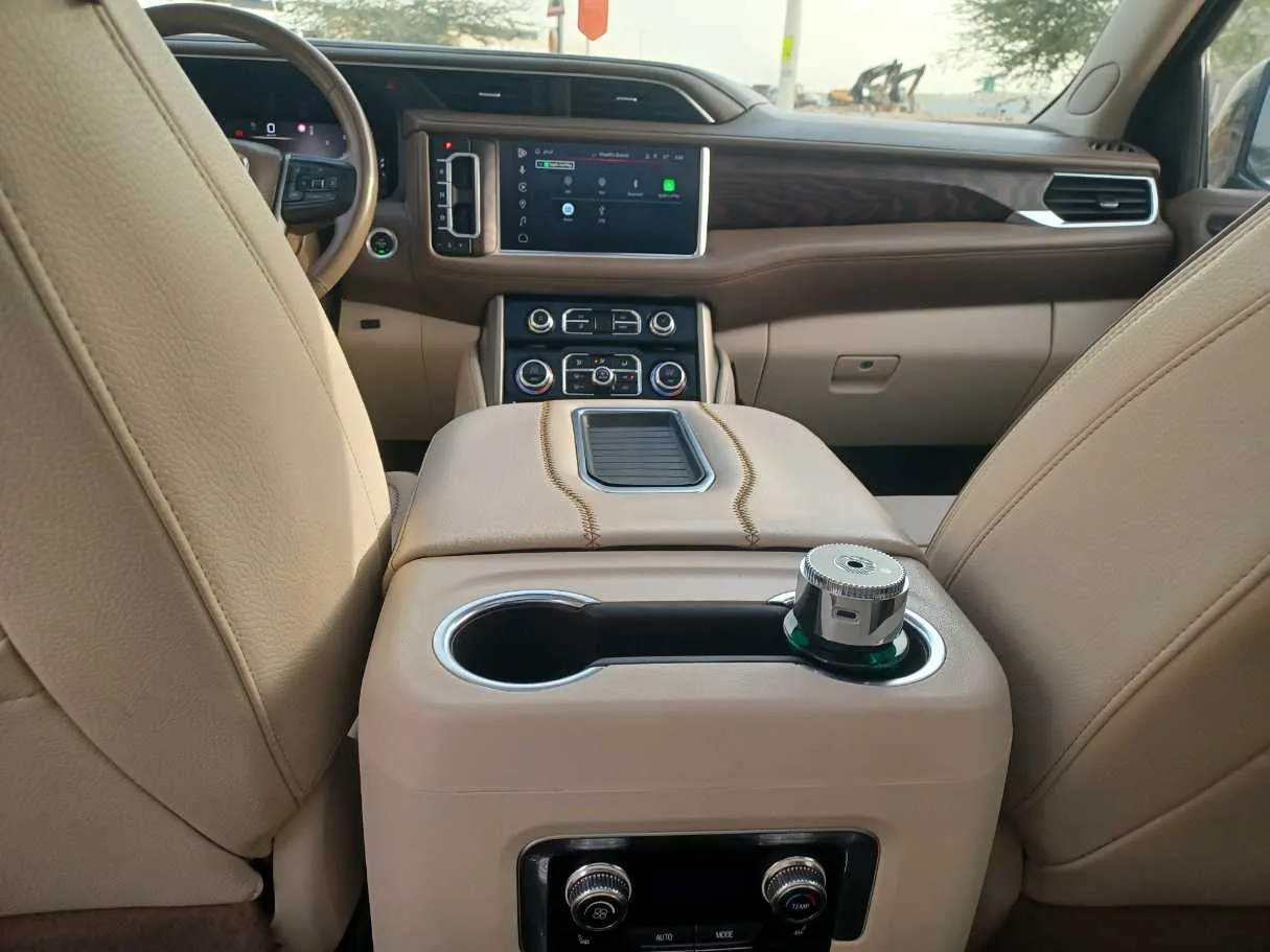 Car image 25
