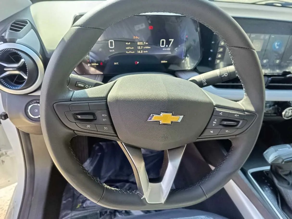 Car image 25