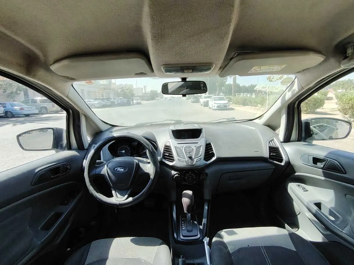 Car image 16