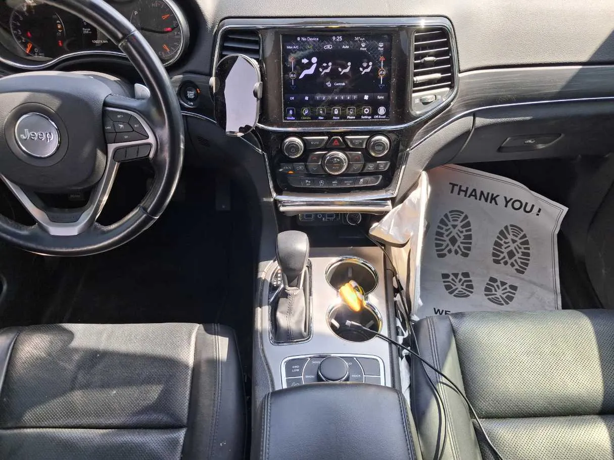 Car image 16