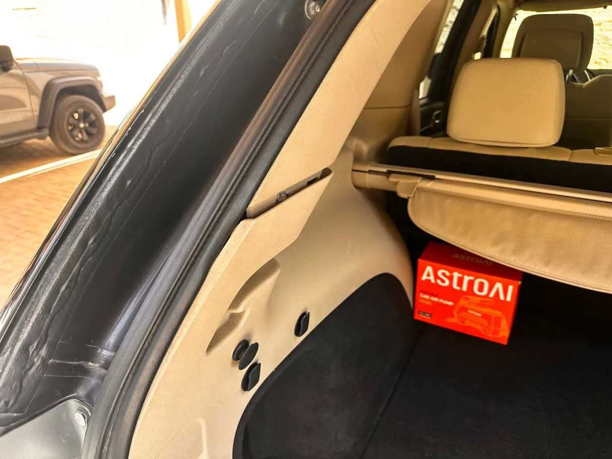 Car image 25