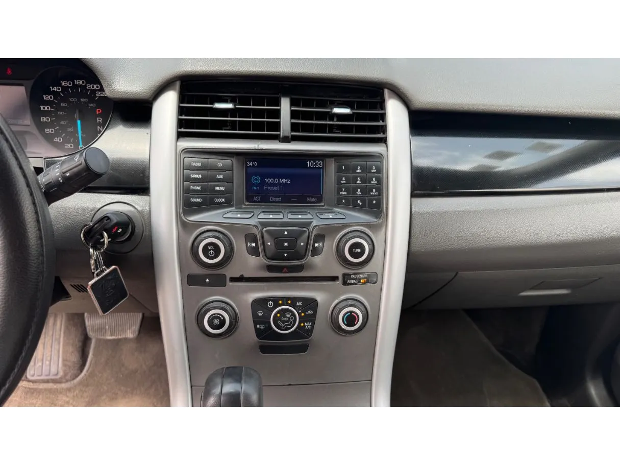 Car image 18