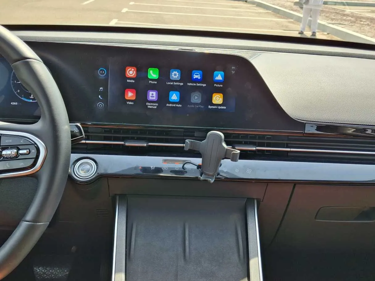 Car image 16