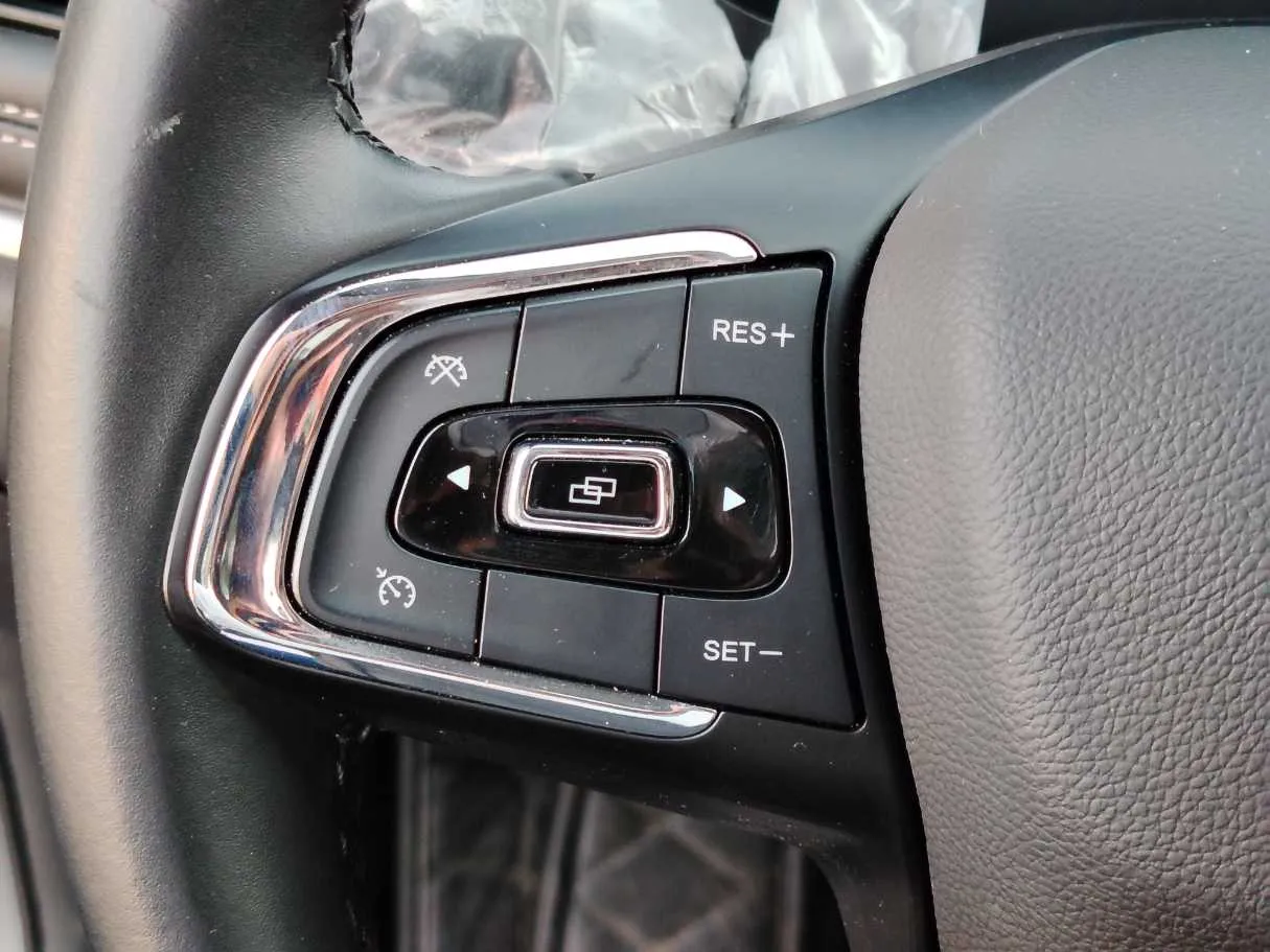 Car image 27