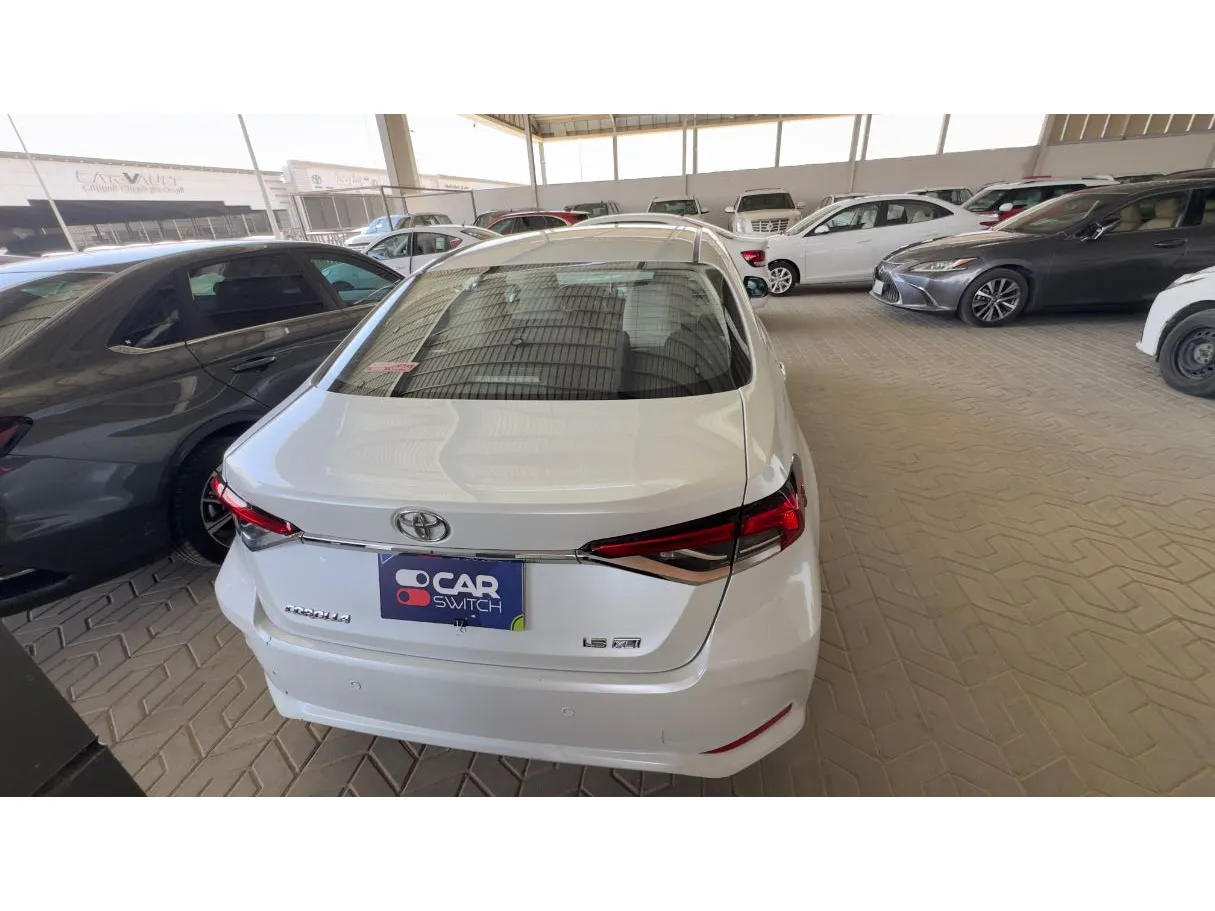 Car image 6