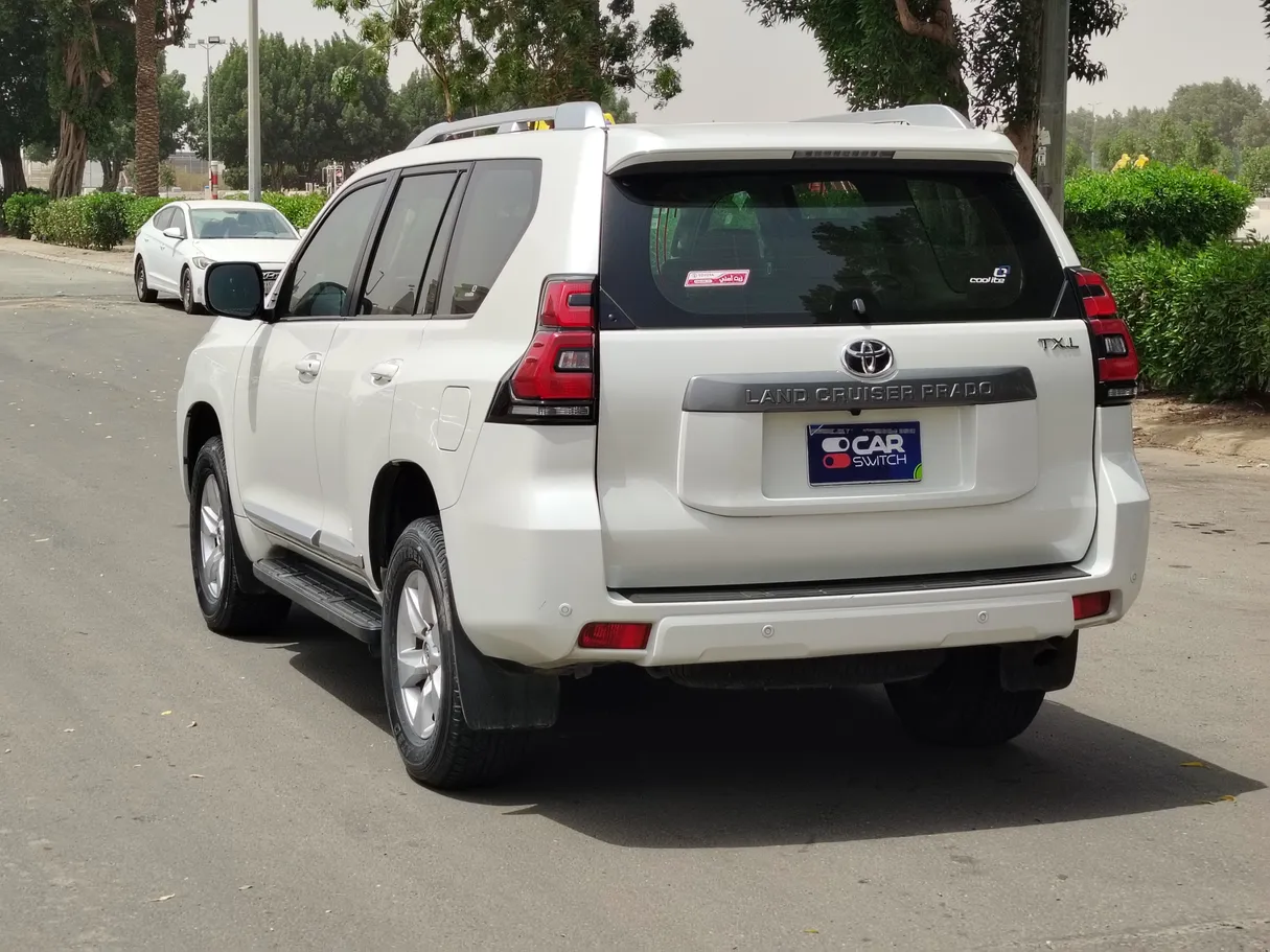 Car image 7
