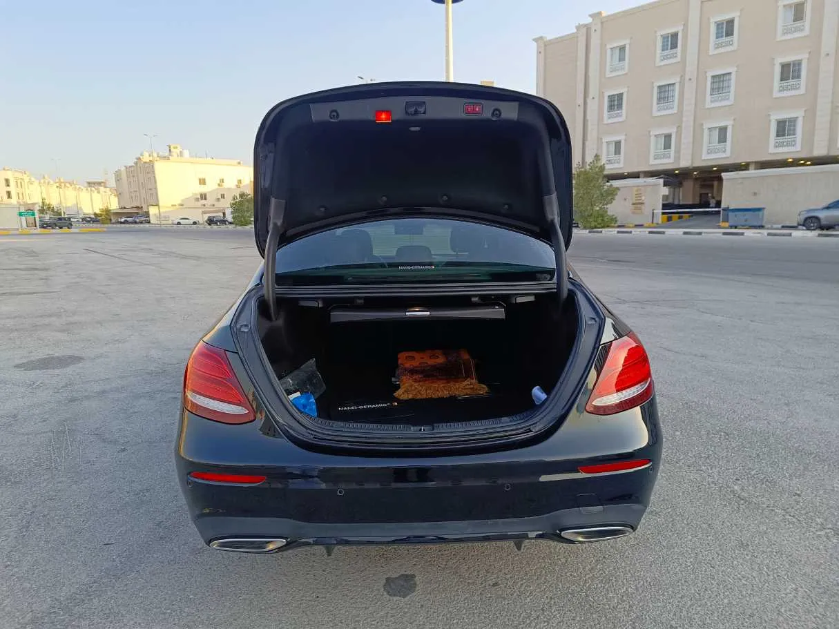 Car image 28