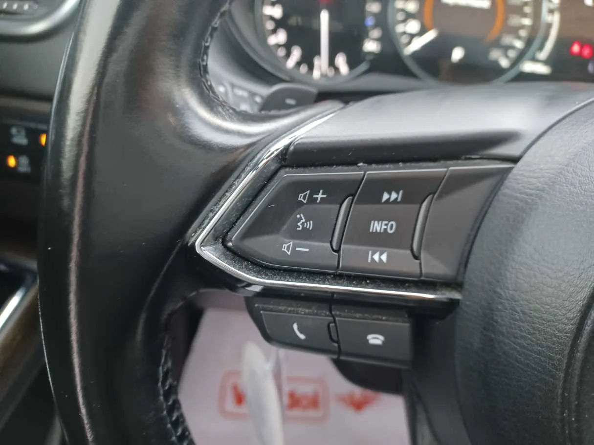Car image 25