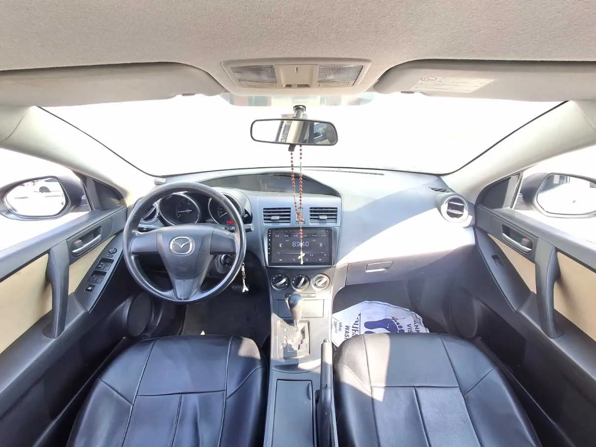 Car image 15