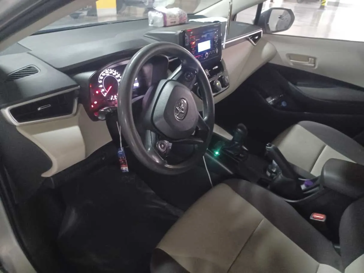 Car image 11