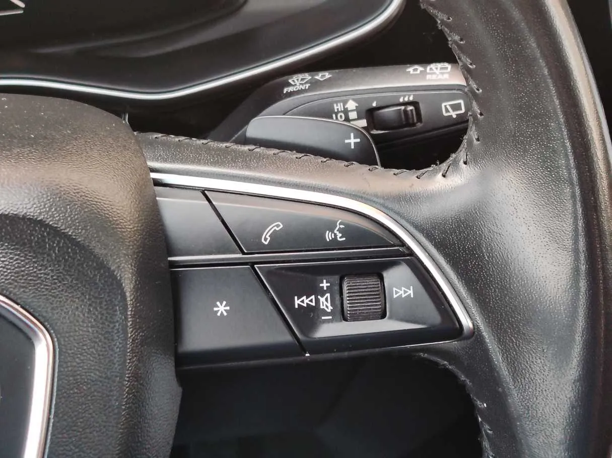 Car image 40