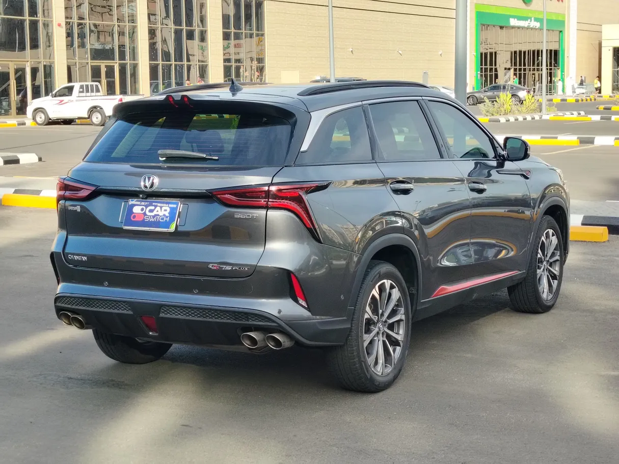 Car image 5