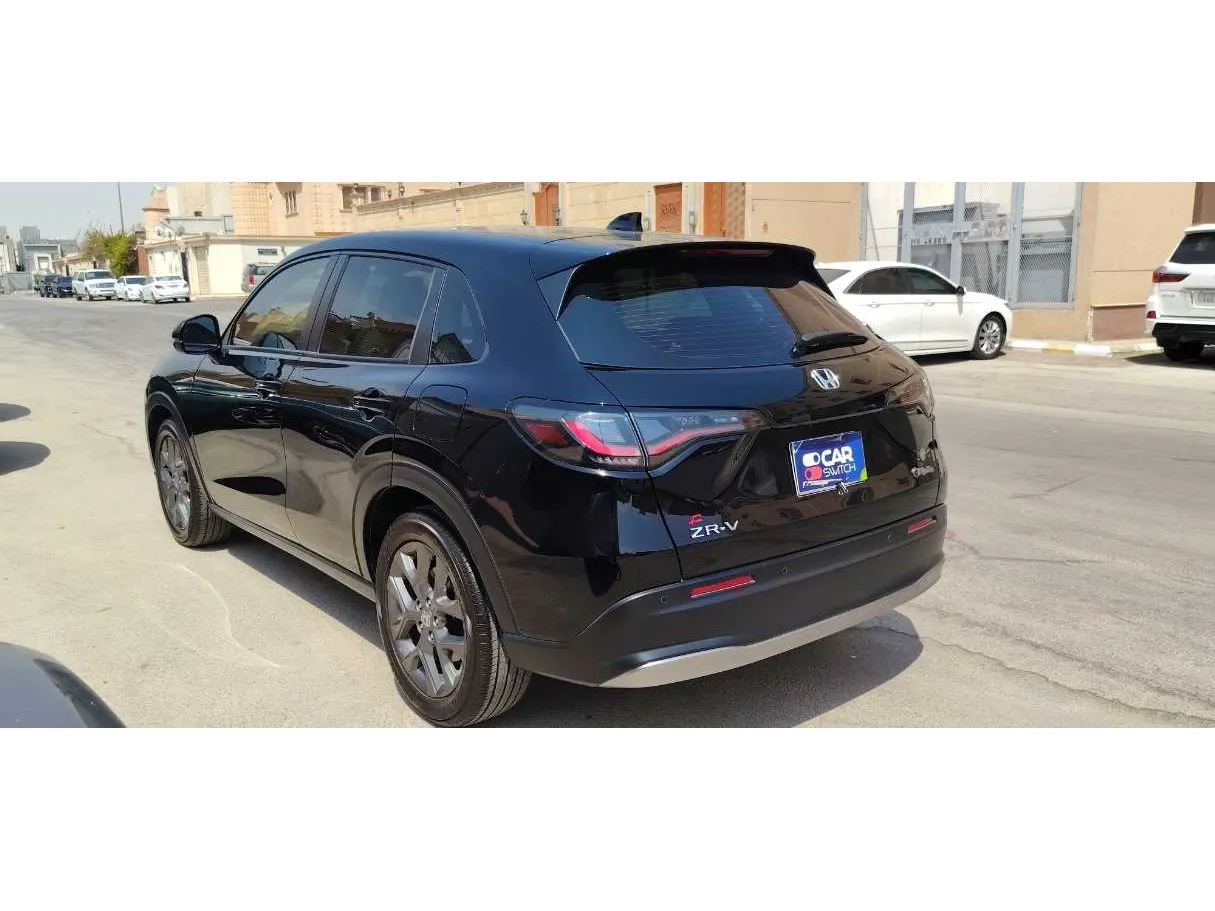 Car image 7