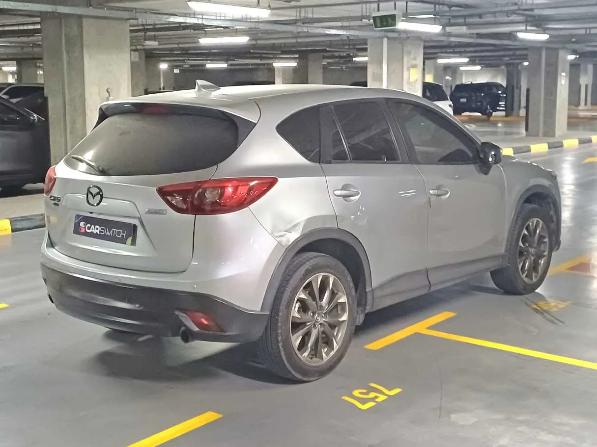 Car image 5