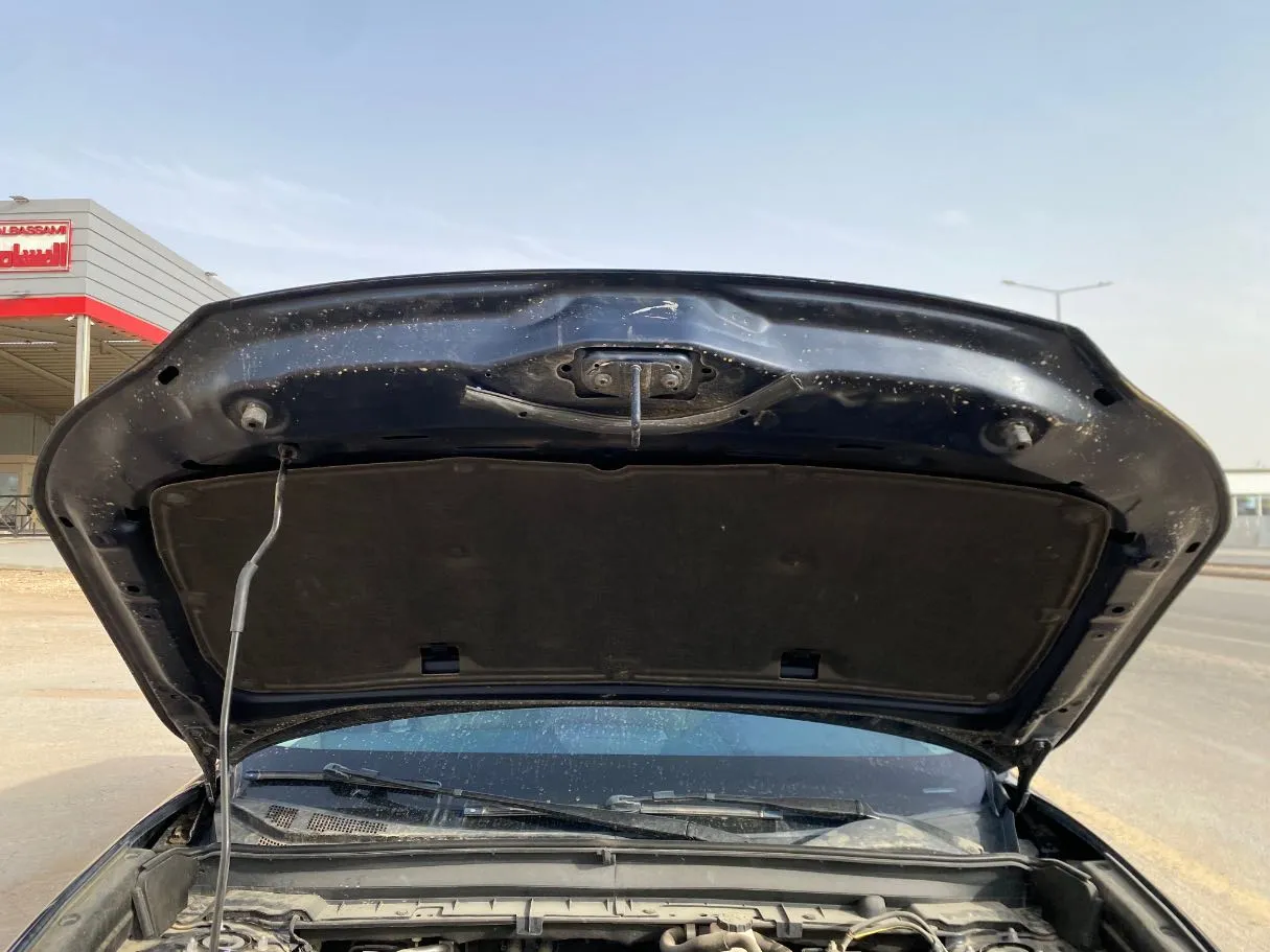 Car image 24