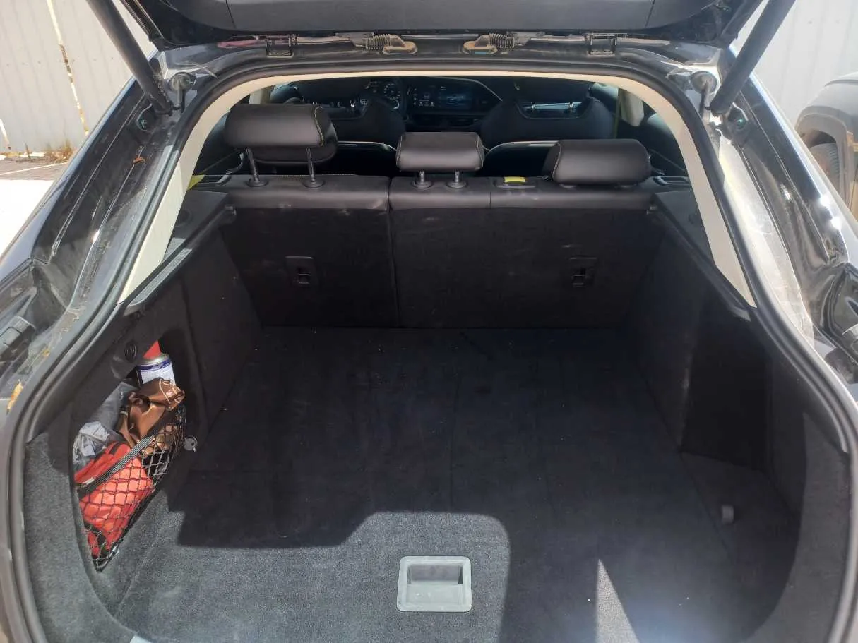 Car image 21