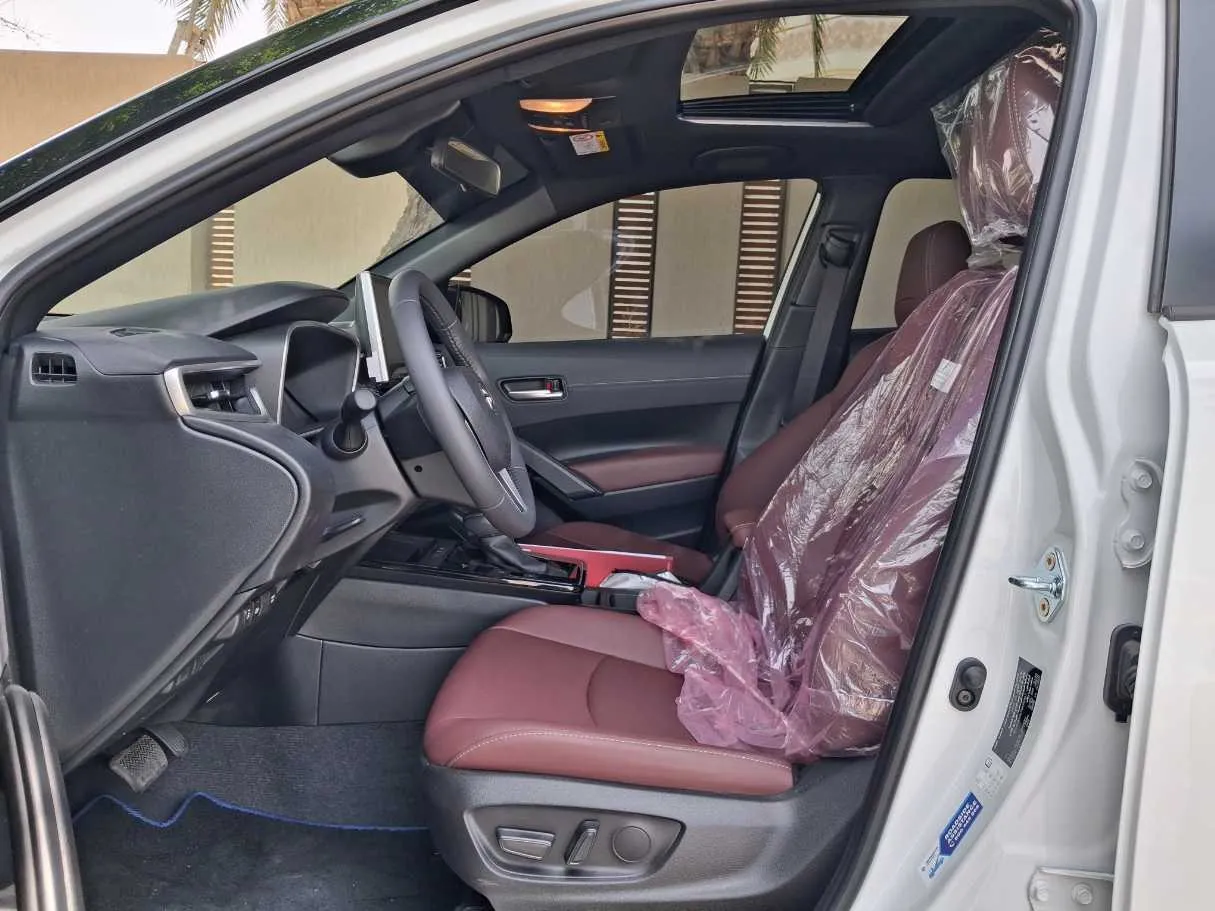 Car image 12