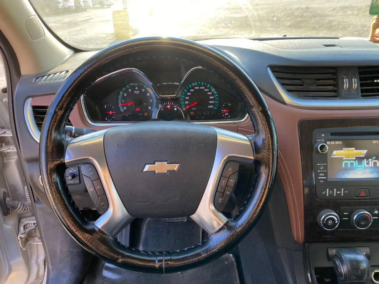 Car image 16