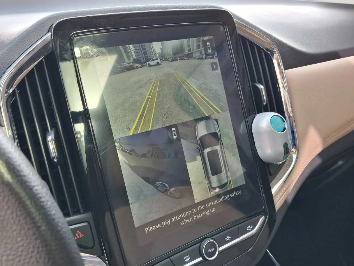 Car image 16
