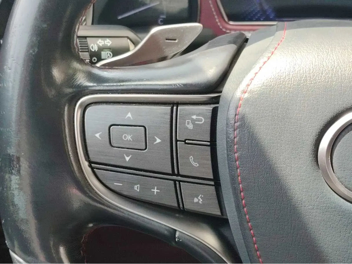 Car image 29