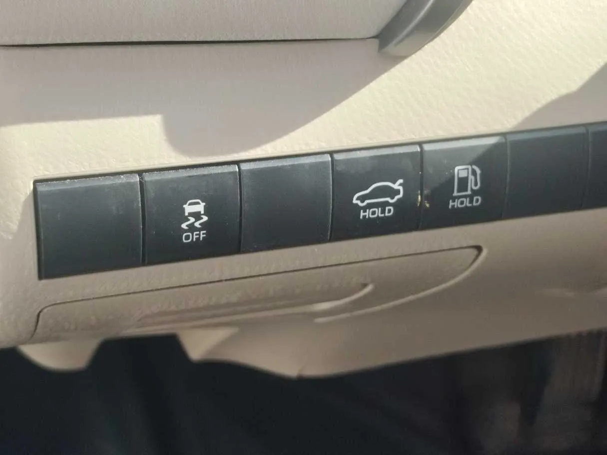 Car image 27