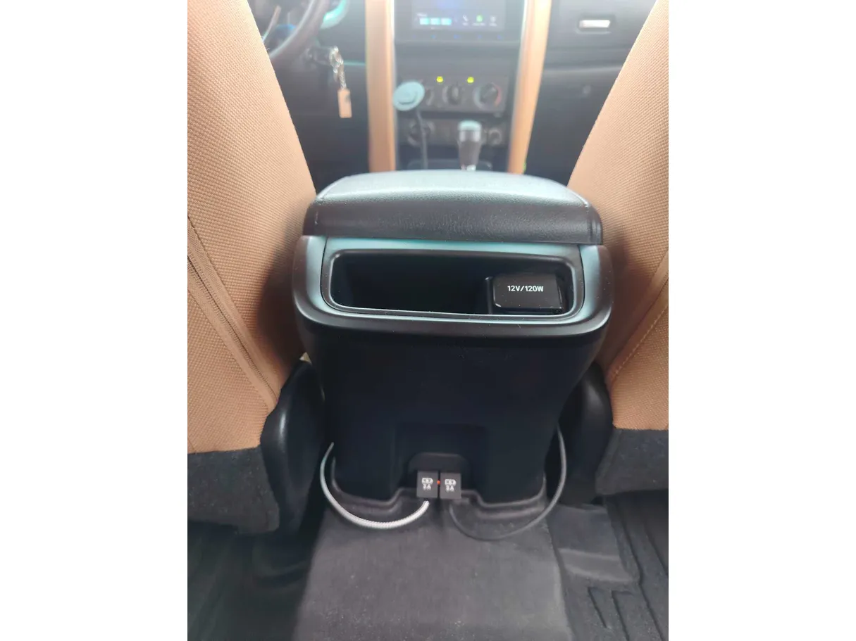Car image 28