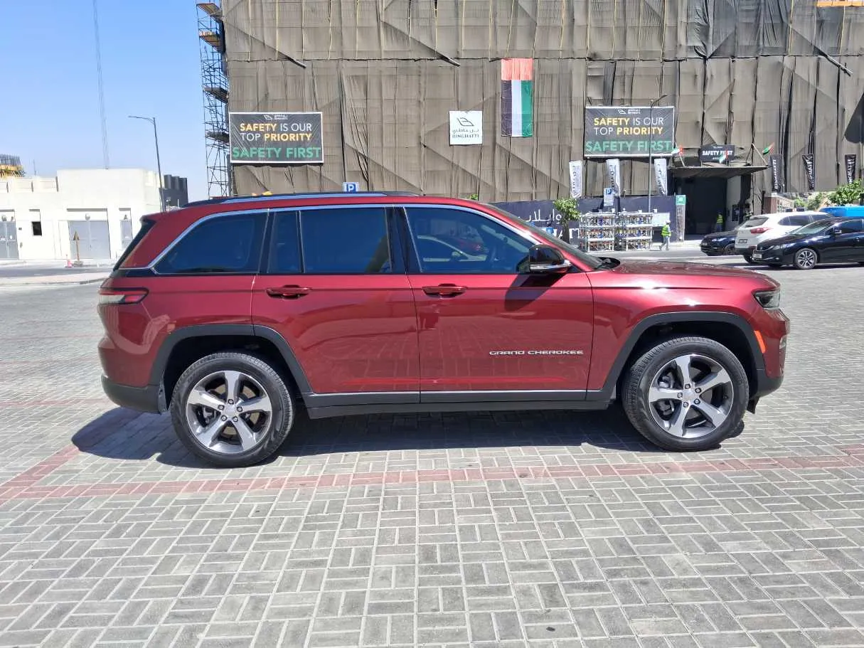 Car image 8