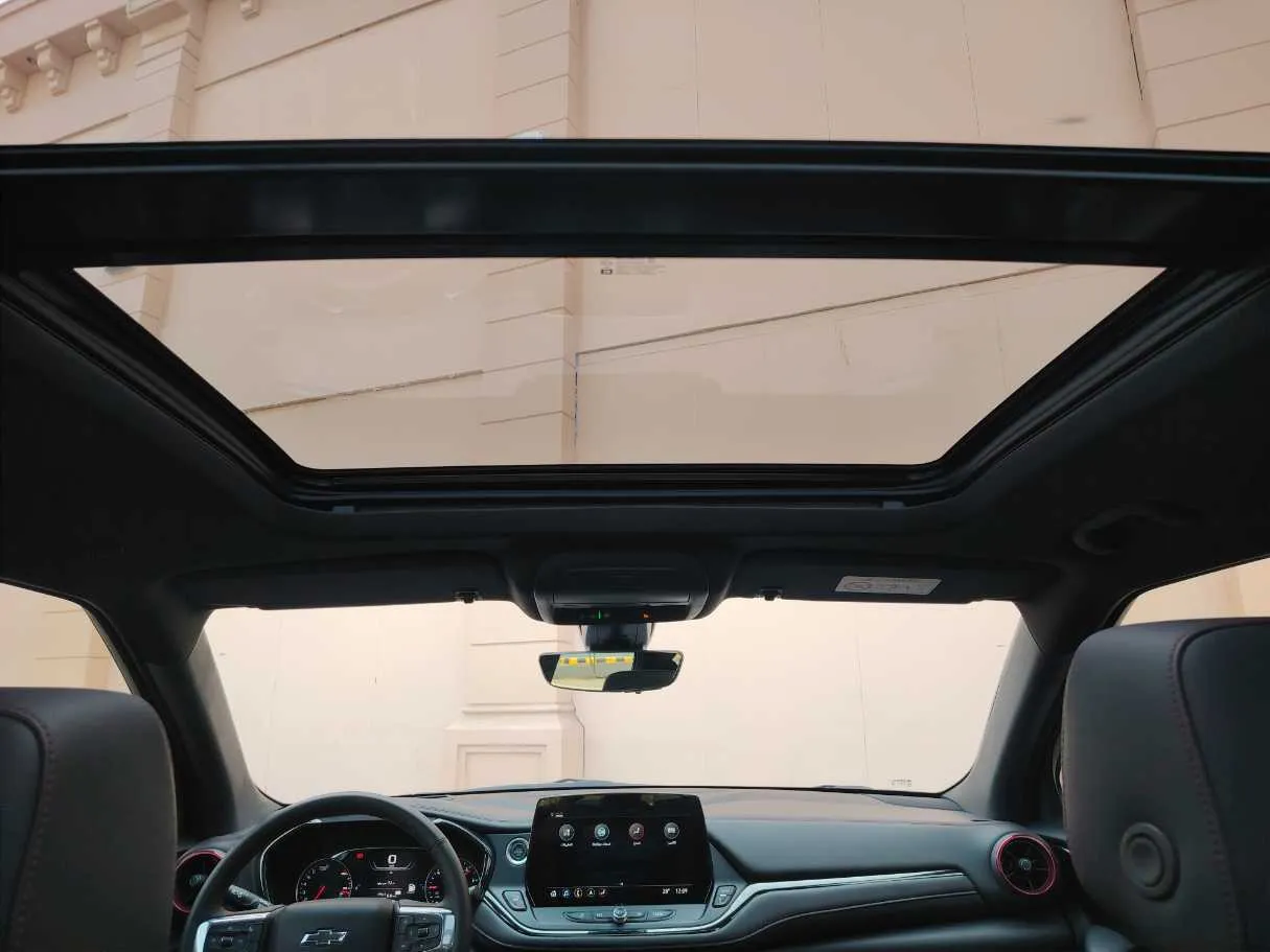 Car image 18