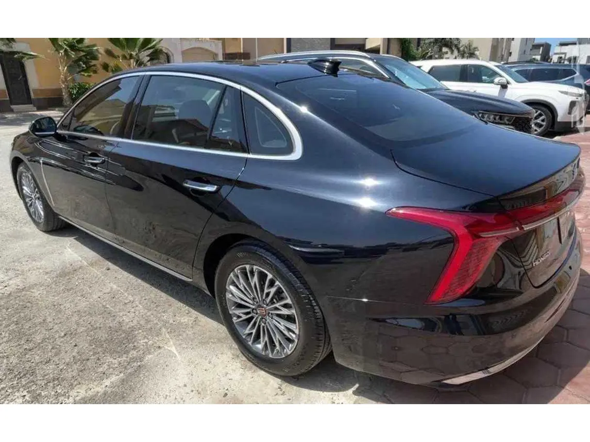 Car image 9