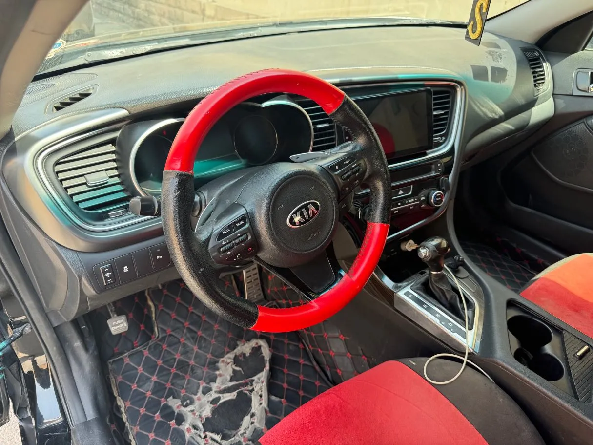 Car image 9