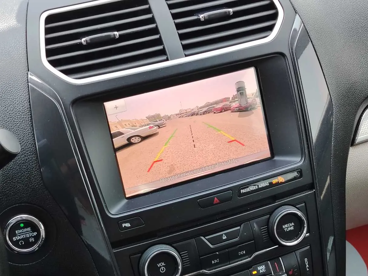 Car image 30