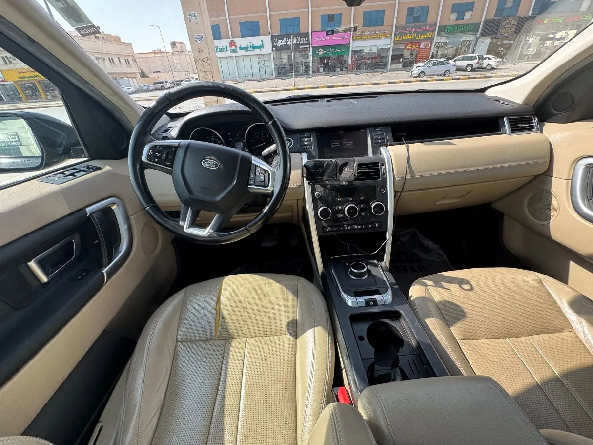 Car image 16