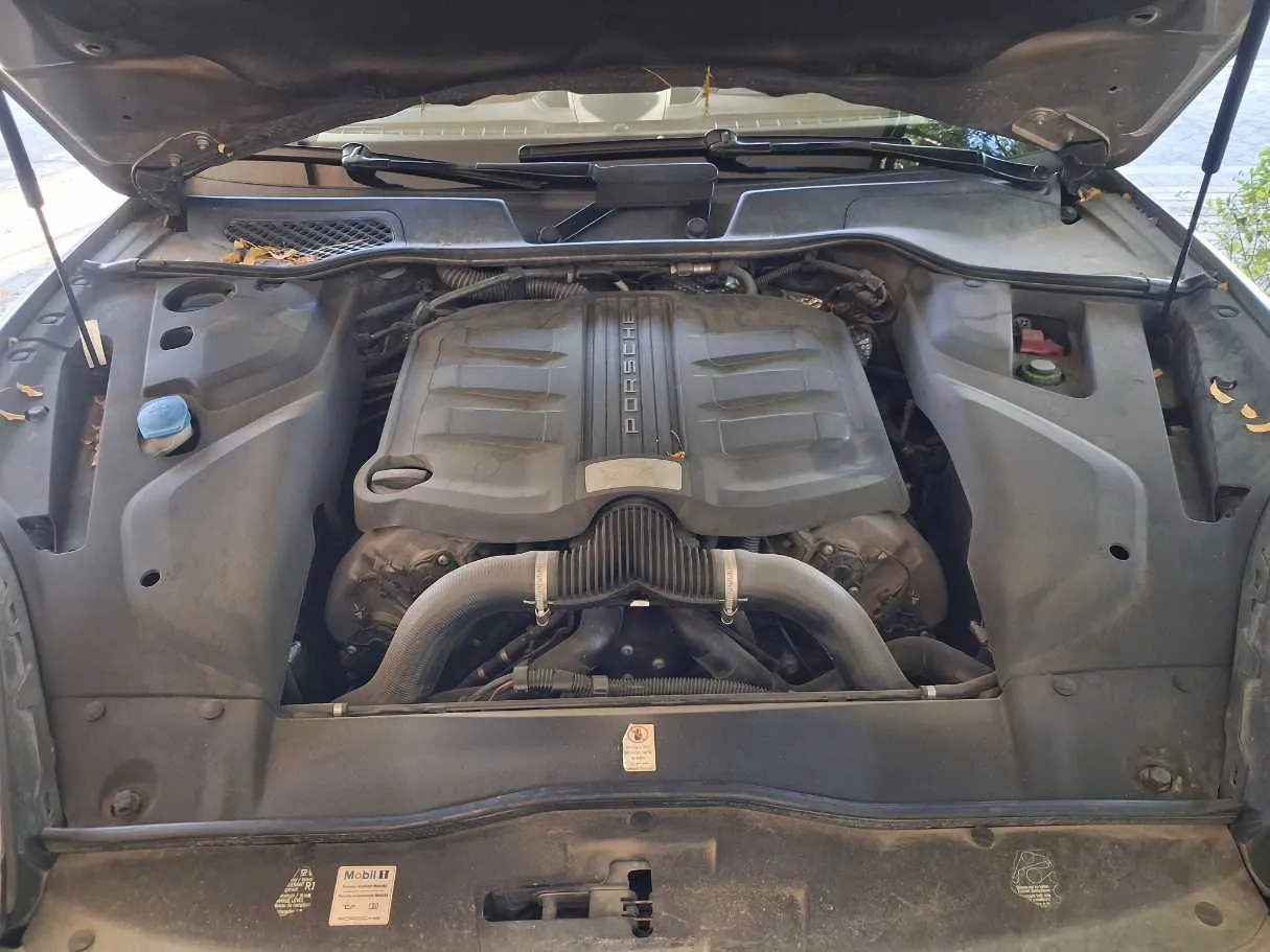 Car image 23