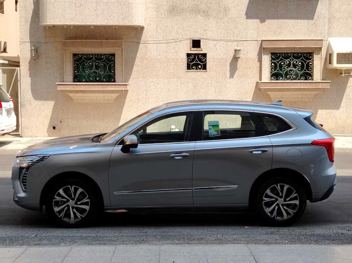 Car image 8