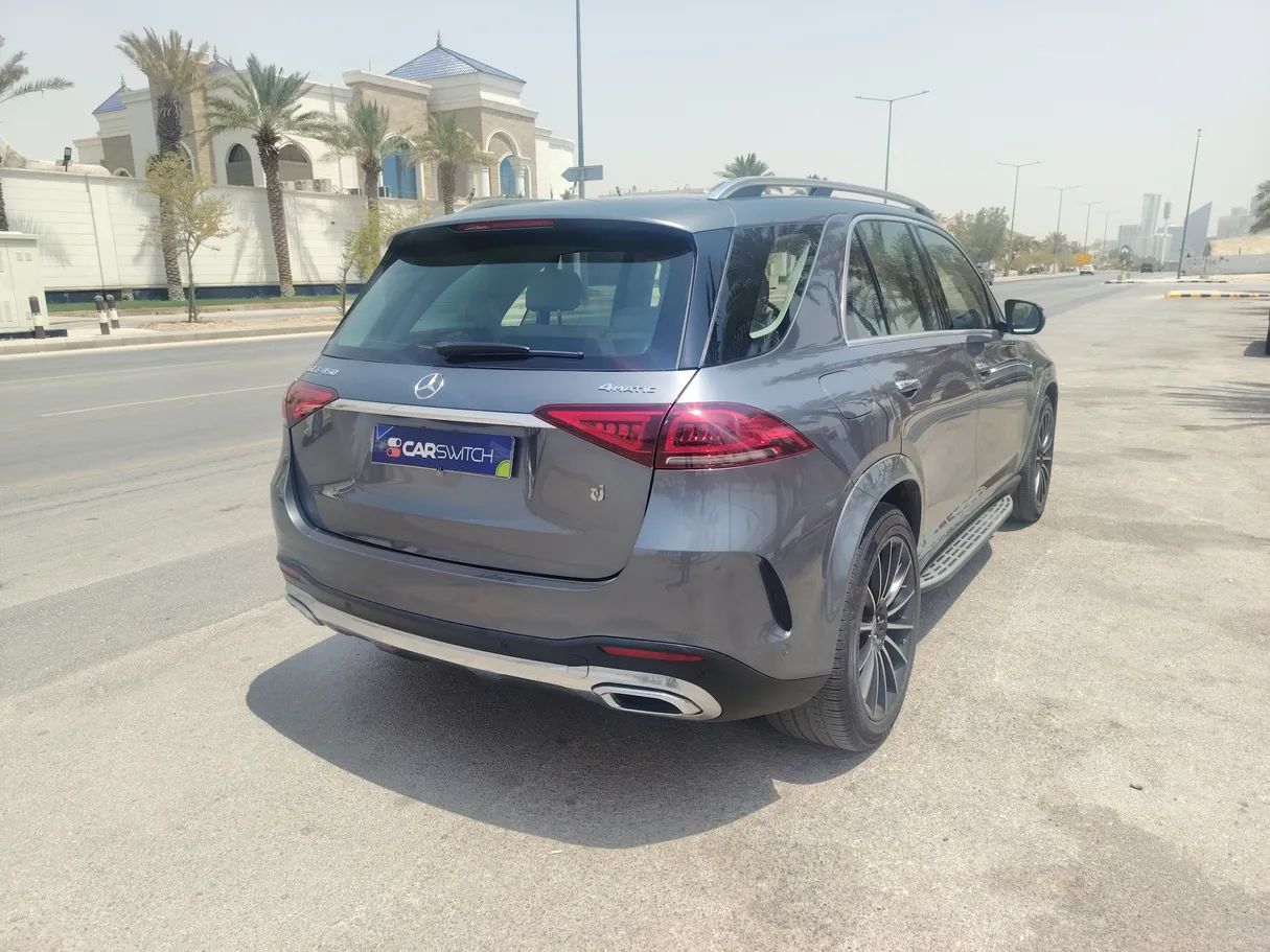 Car image 6