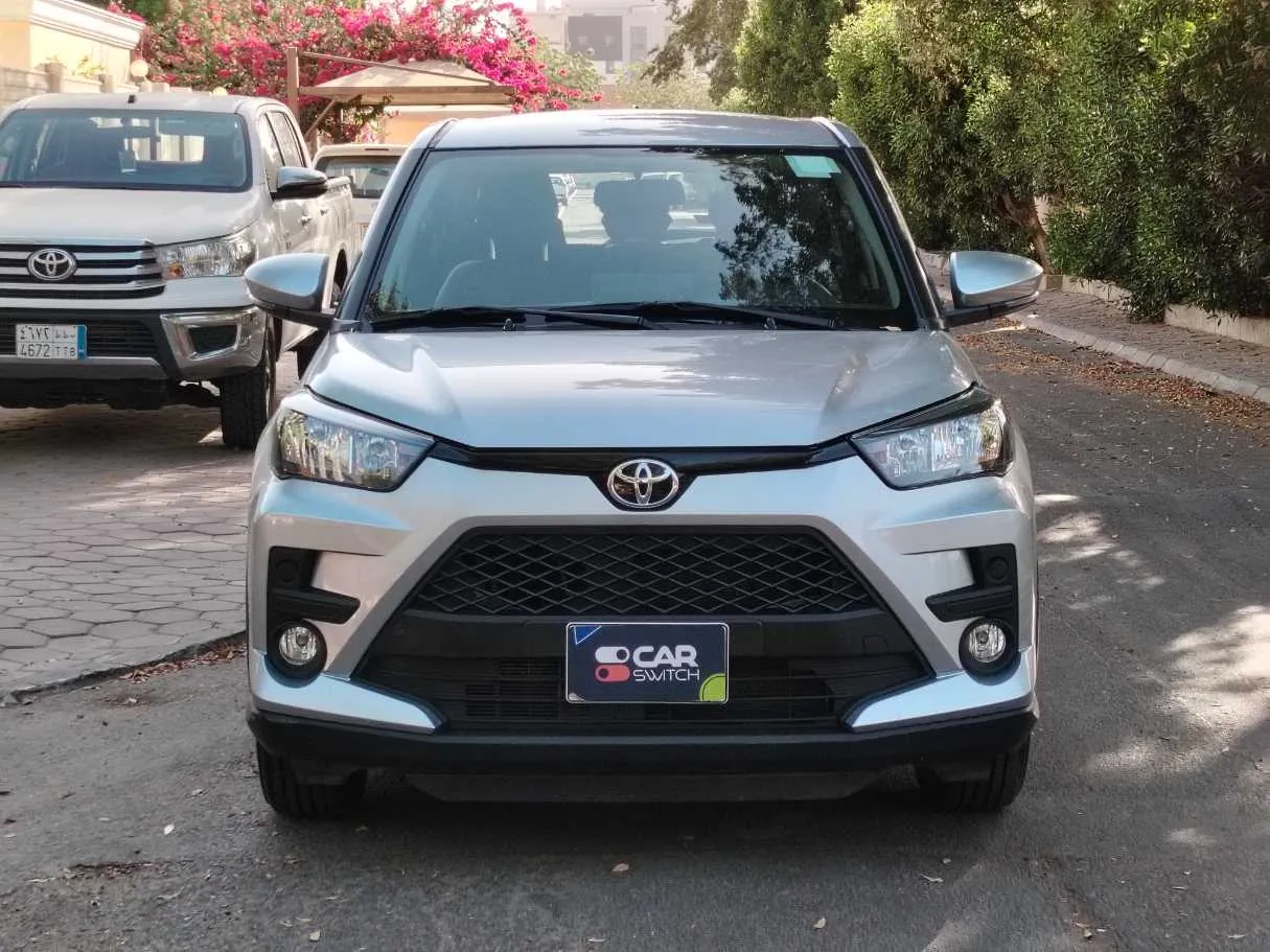 Car image 2