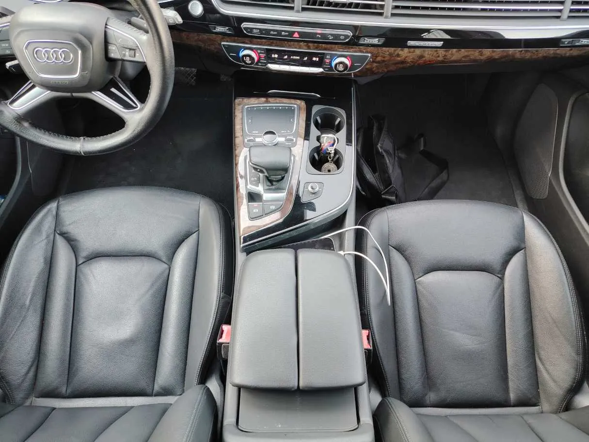 Car image 20