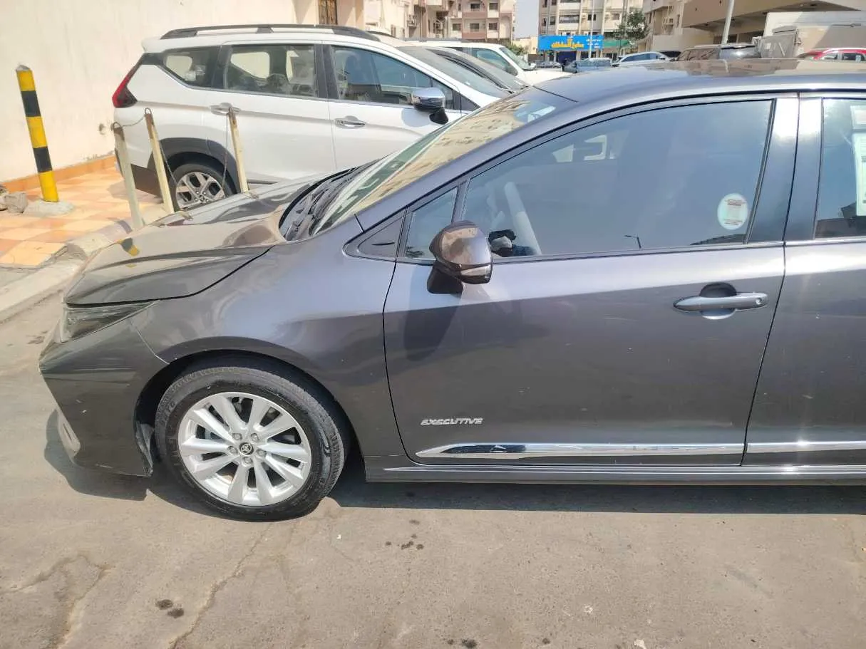 Car image 9