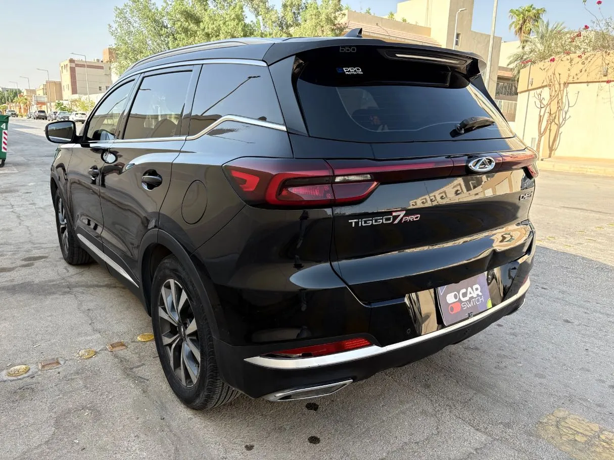Car image 7