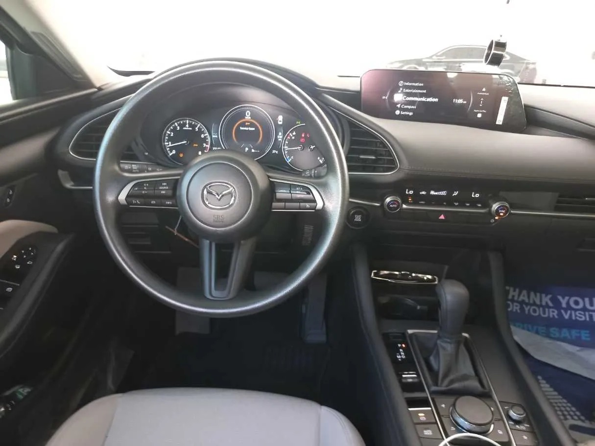 Car image 16