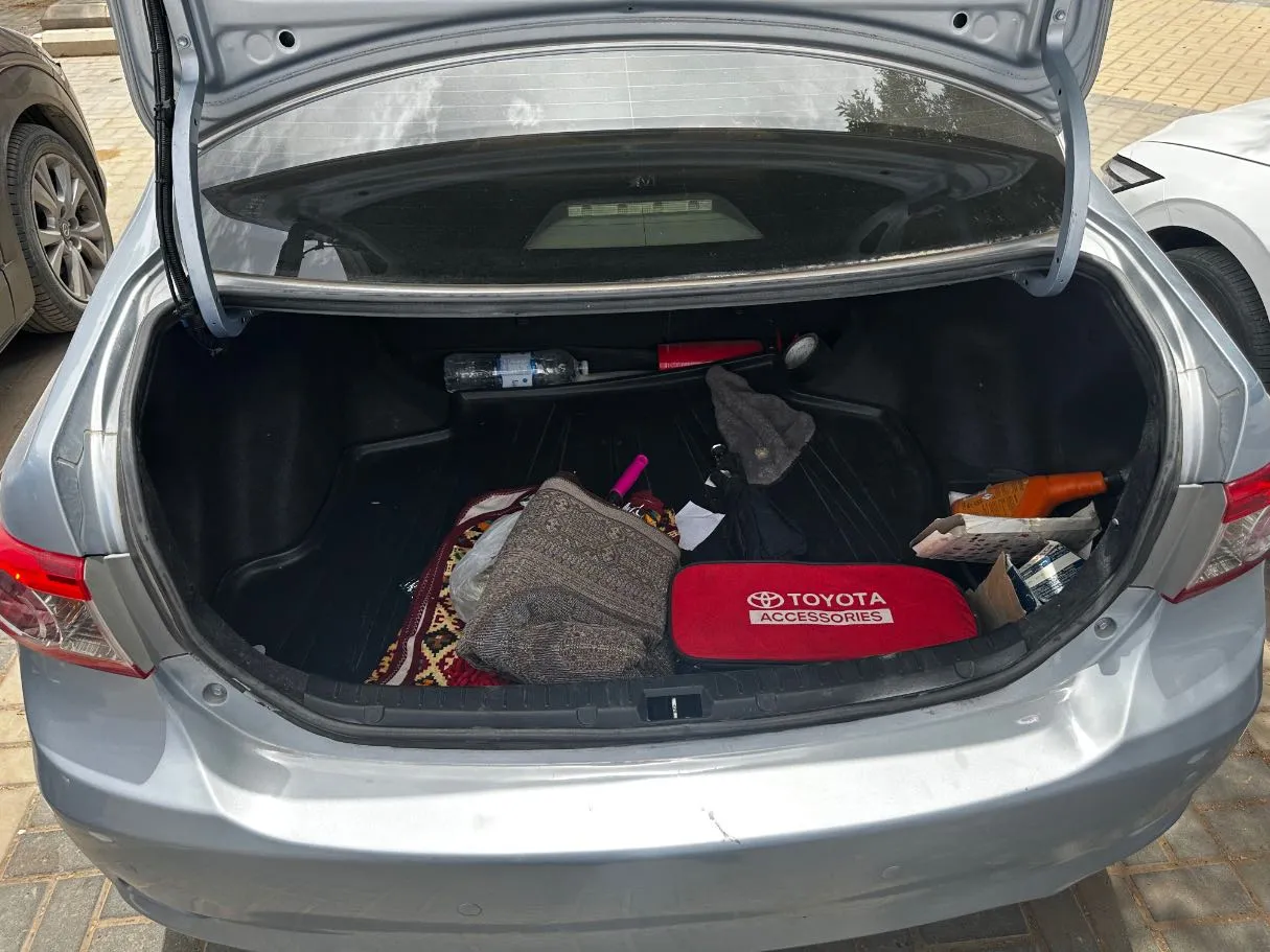 Car image 23